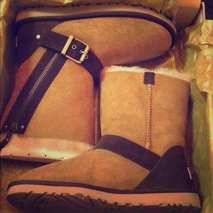 UGG AUSTRALIA BLAISE CHESTNUT SHEEPSKIN SIZE 5 New